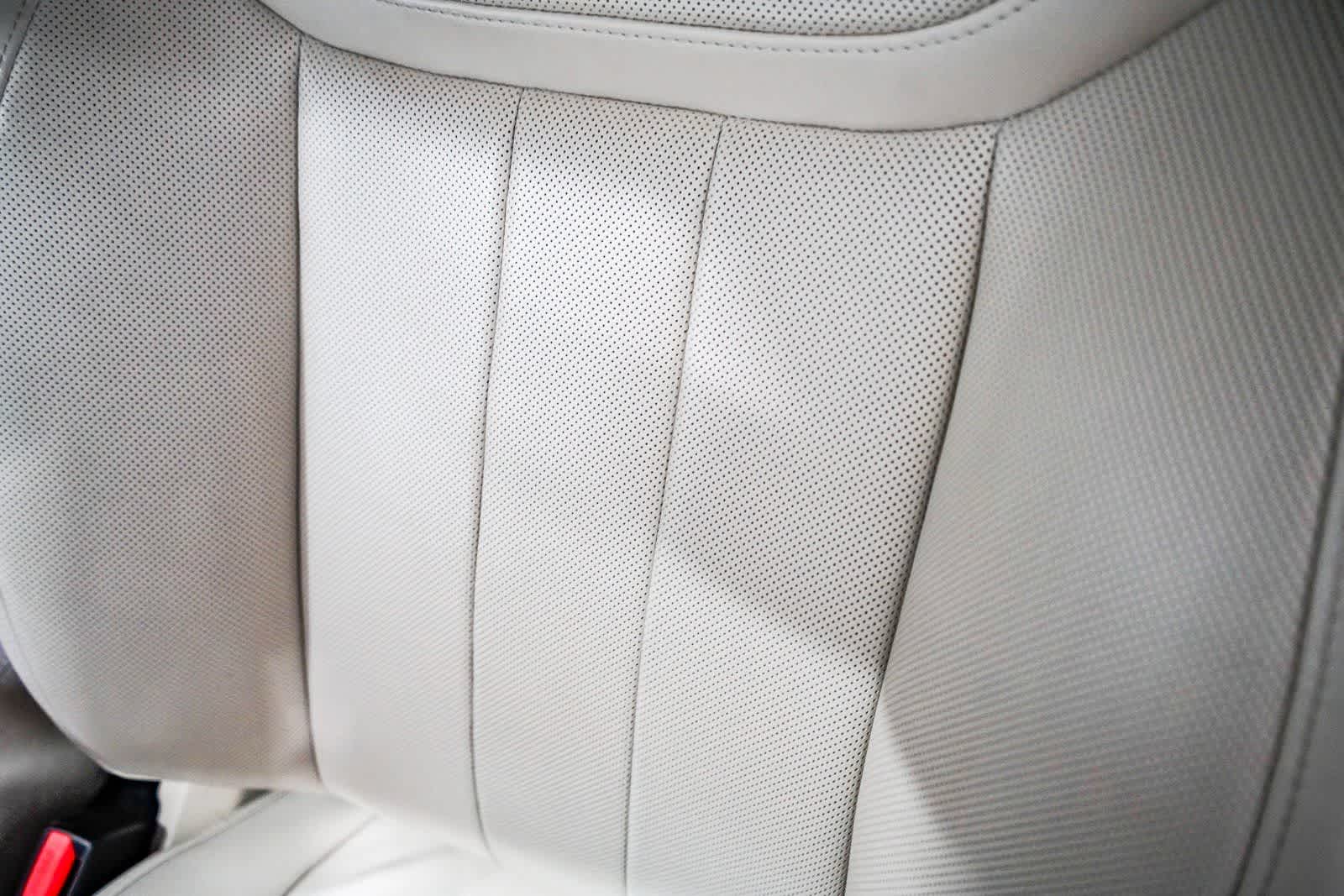 Thumbnail: 2023 Land Rover Range Rover - 26