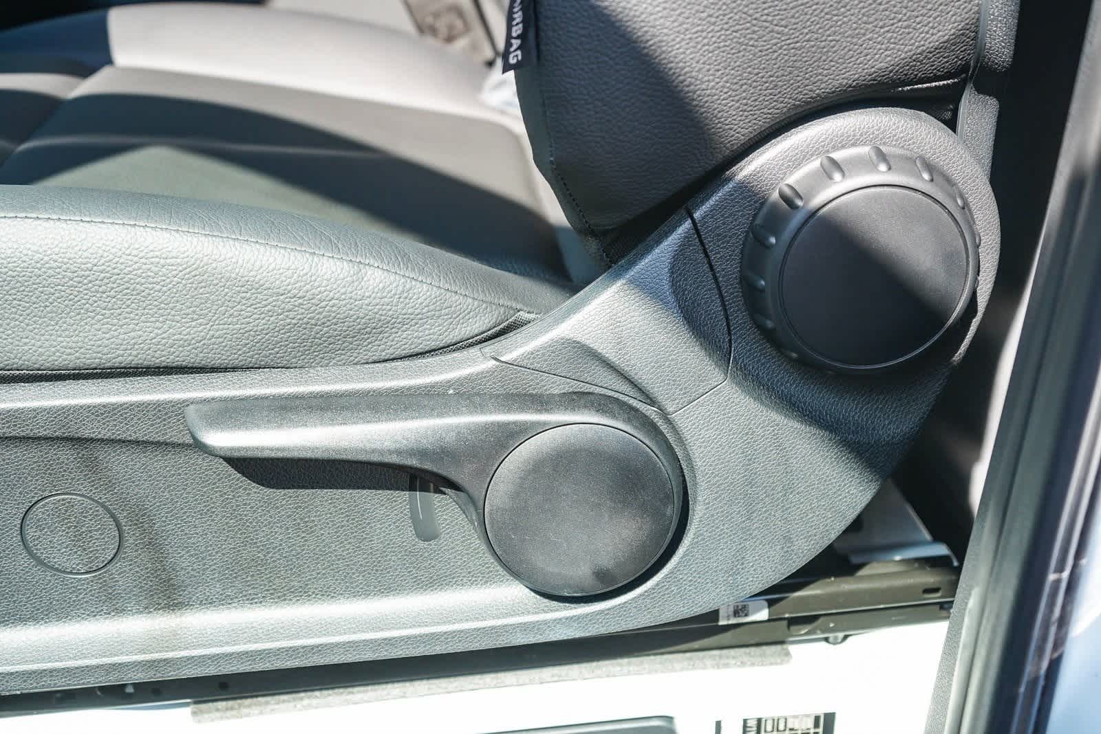 Thumbnail: 2024 Mercedes-Benz eSprinter - 24