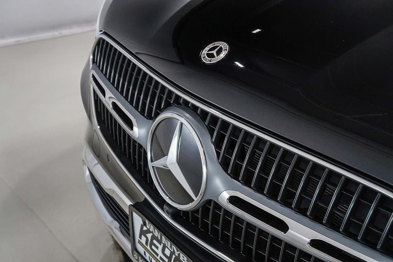 Thumbnail: 2025 Mercedes-Benz GLC - 9