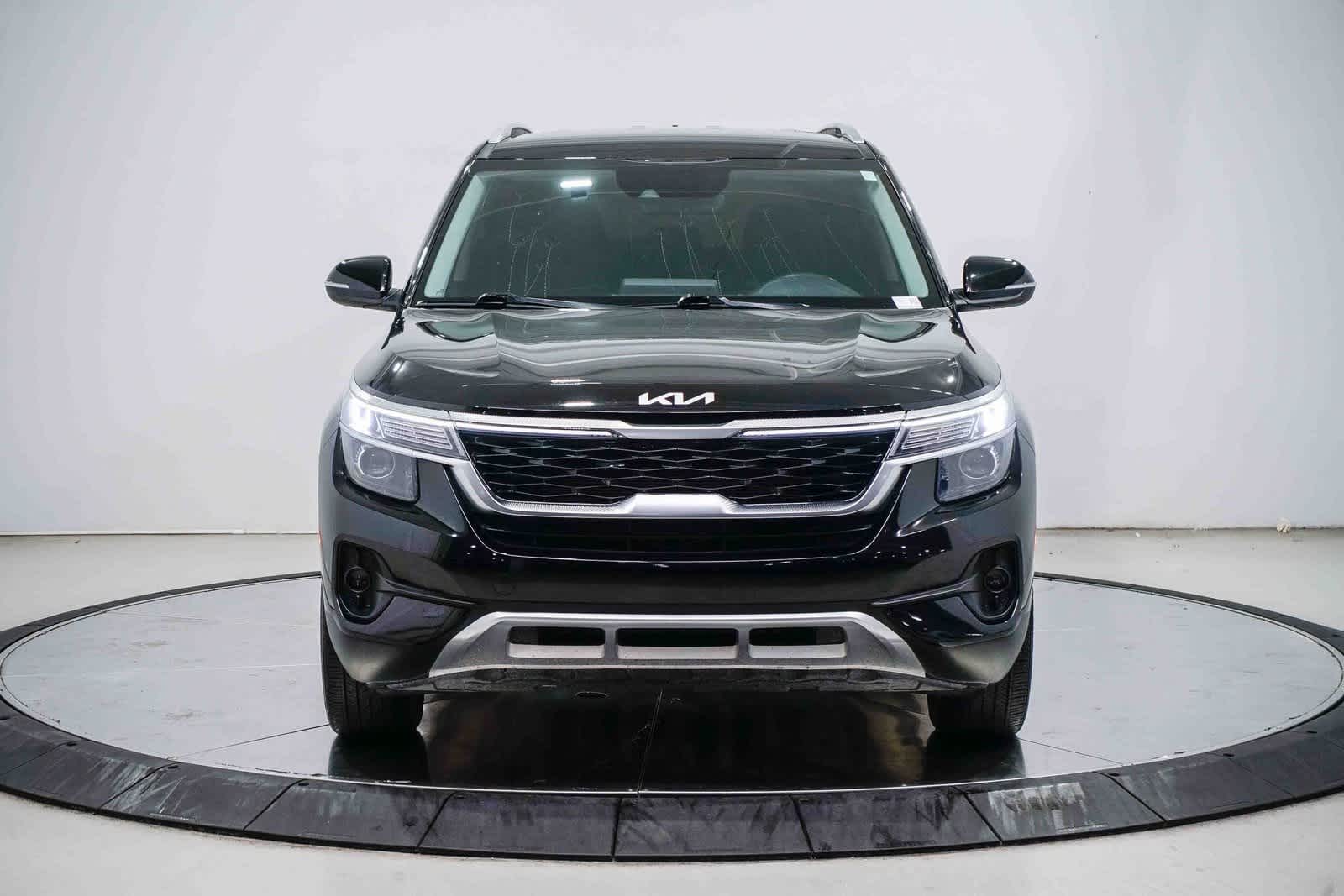 Thumbnail: 2023 Kia Seltos - 6