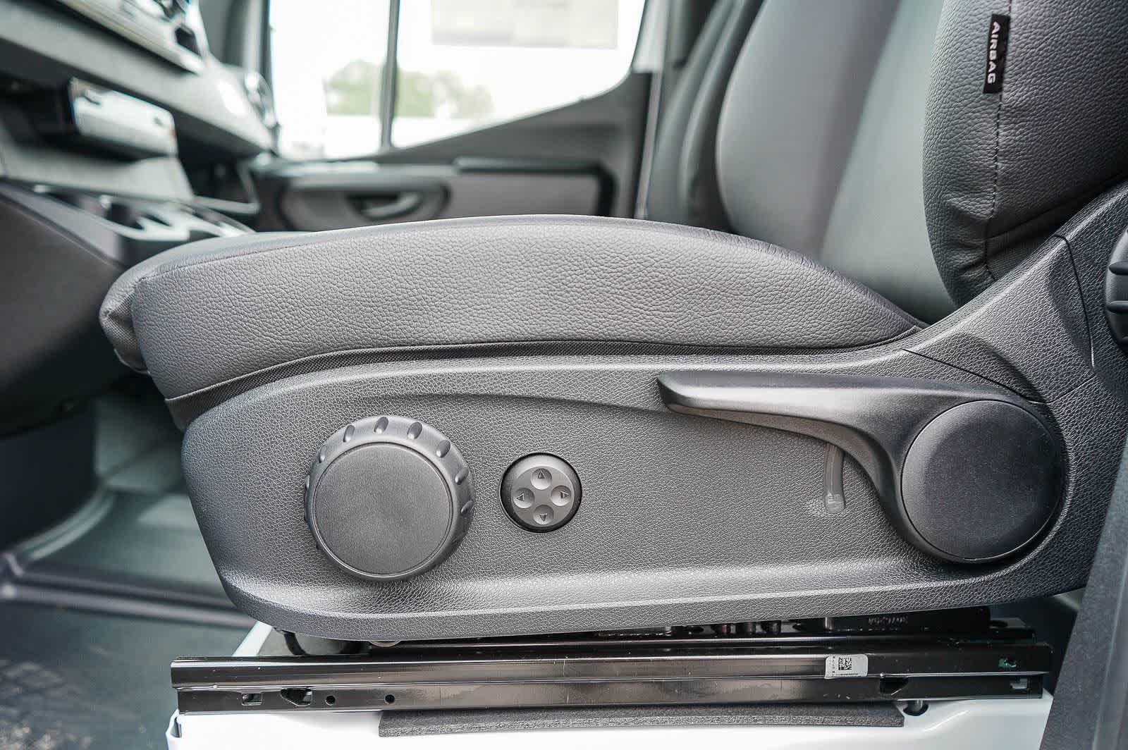 Thumbnail: 2026 Mercedes-Benz Sprinter - 19