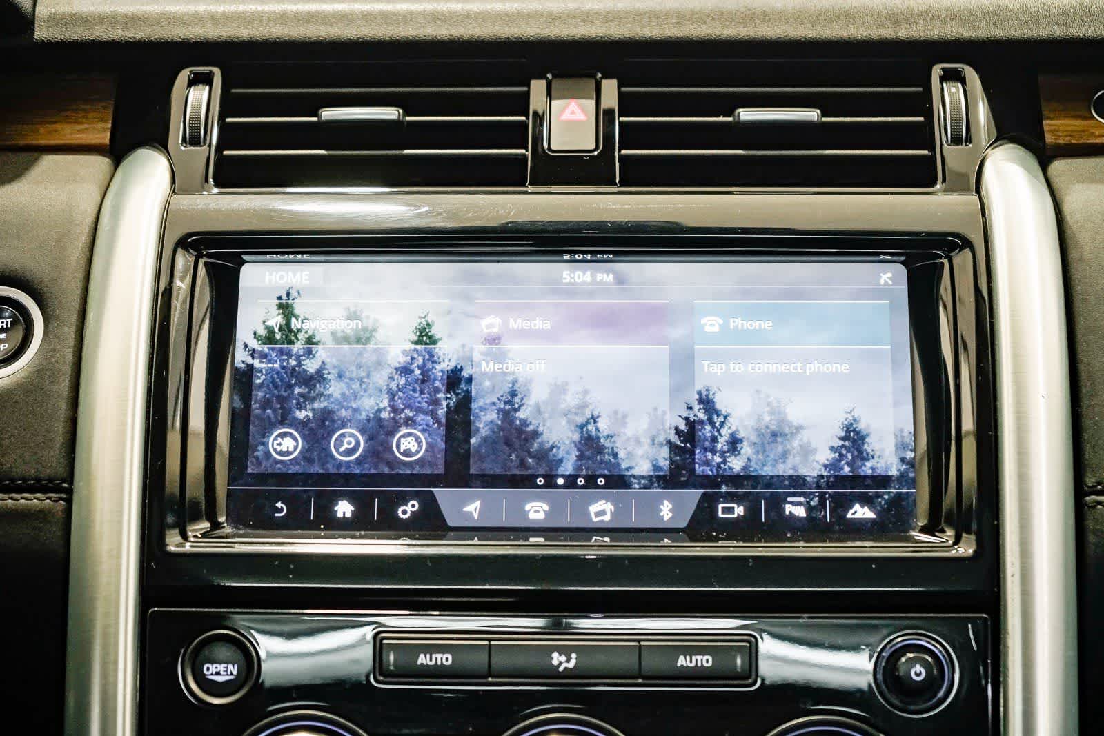 Thumbnail: 2018 Land Rover Discovery - 14