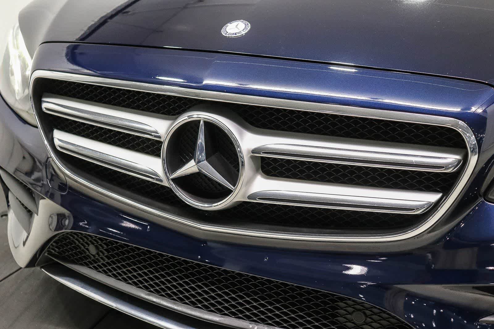 Thumbnail: 2017 Mercedes-Benz E-Class - 8