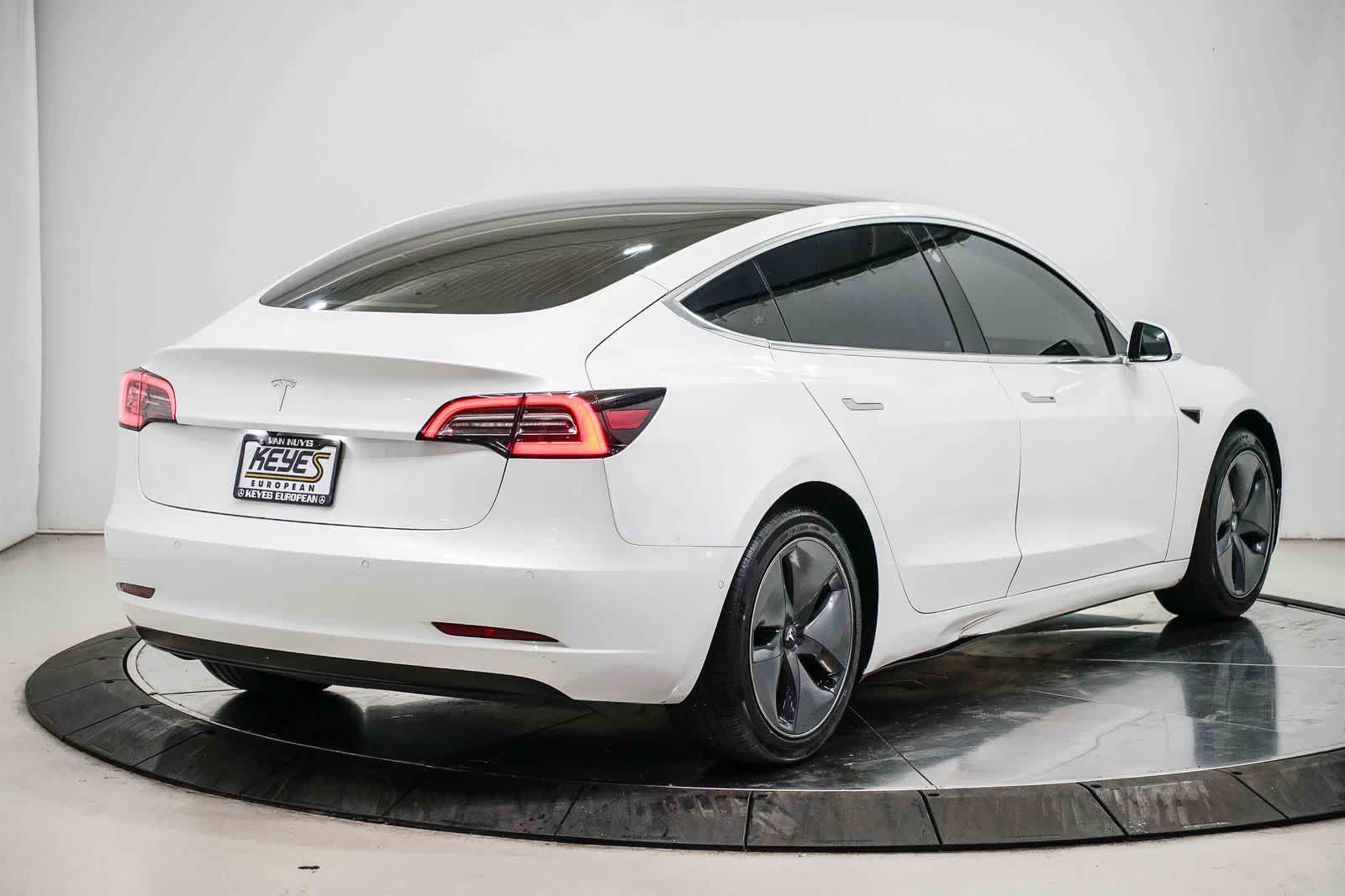 Thumbnail: 2020 Tesla Model 3 - 4