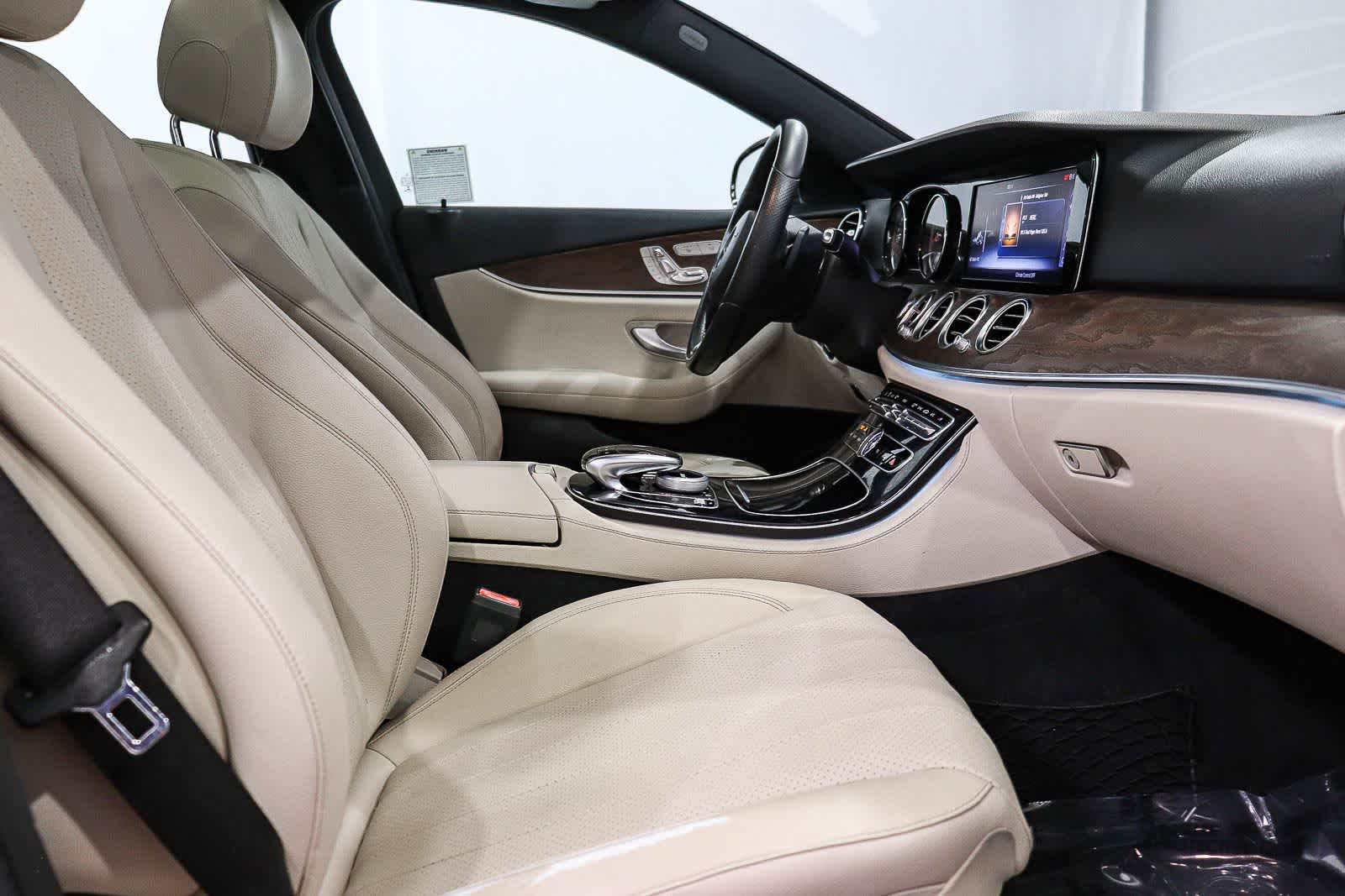 Thumbnail: 2017 Mercedes-Benz E-Class - 17