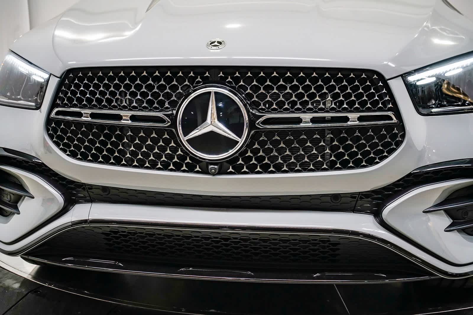 Thumbnail: 2026 Mercedes-Benz GLE - 8