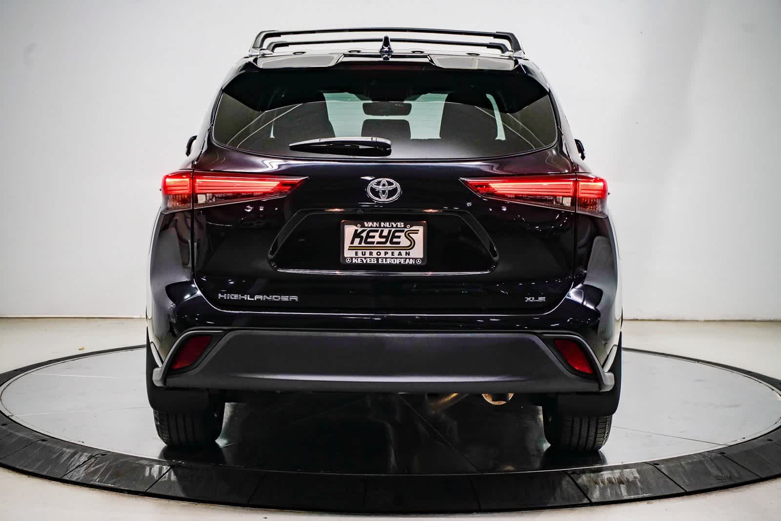 Thumbnail: 2021 Toyota Highlander - 3