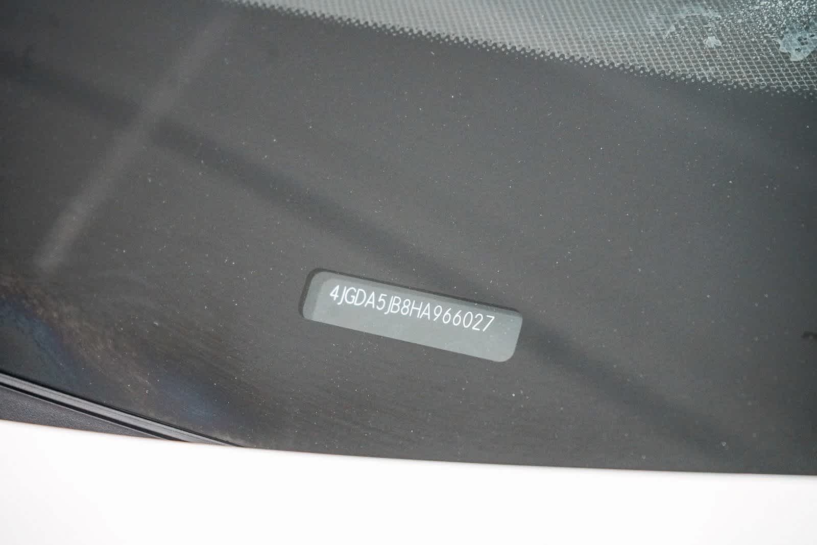 Thumbnail: 2017 Mercedes-Benz GLE - 29