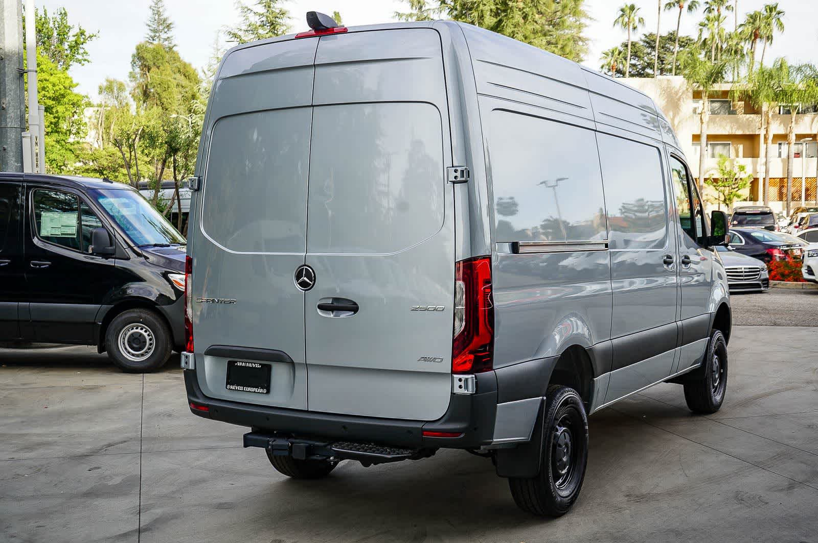 Thumbnail: 2026 Mercedes-Benz Sprinter - 4