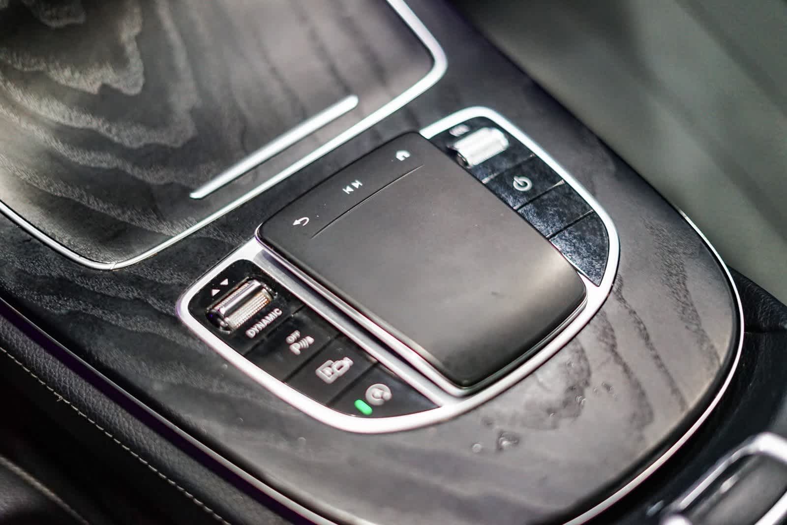 Thumbnail: 2022 Mercedes-Benz E-Class - 24