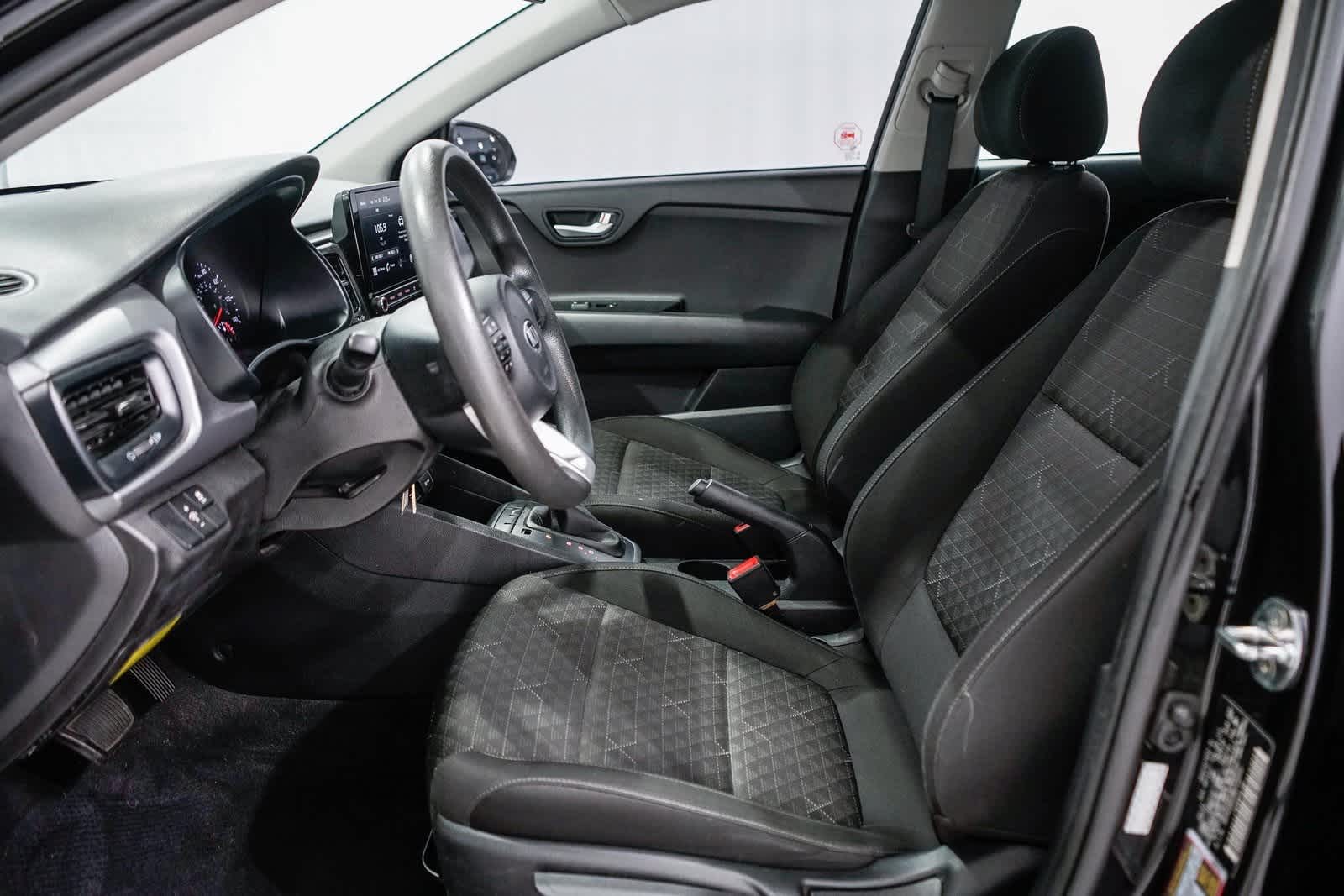 Thumbnail: 2021 Kia Rio - 16