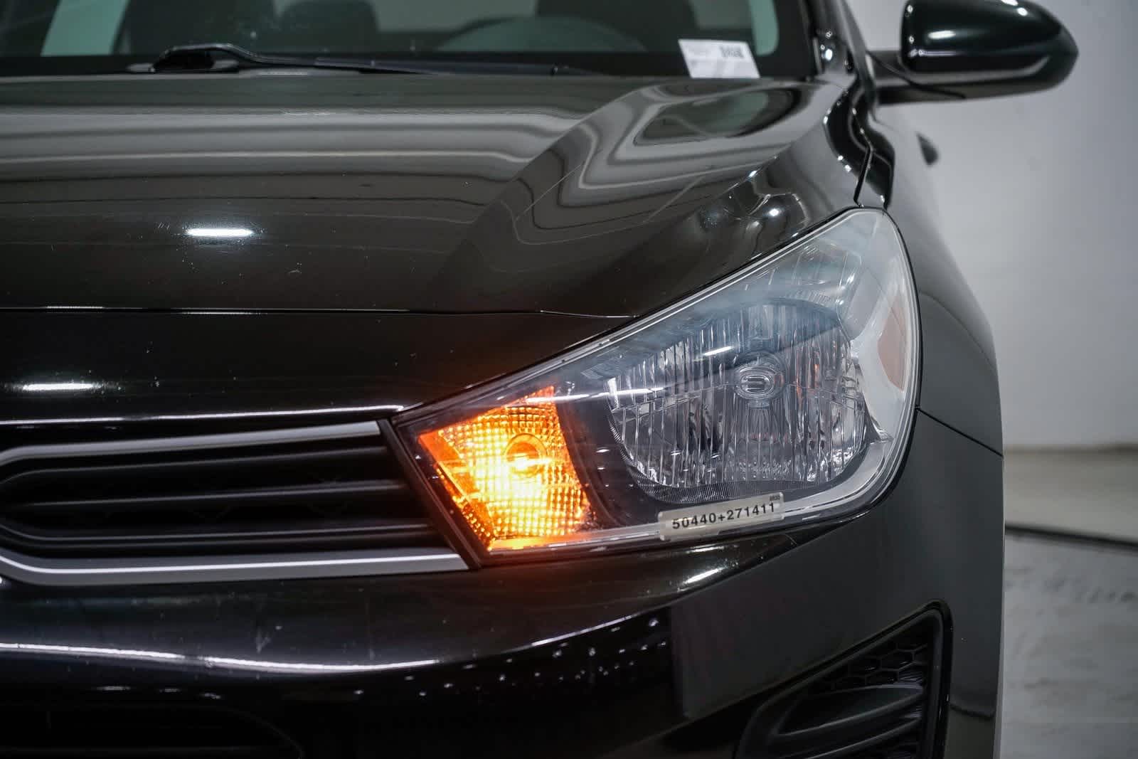 Thumbnail: 2021 Kia Rio - 7