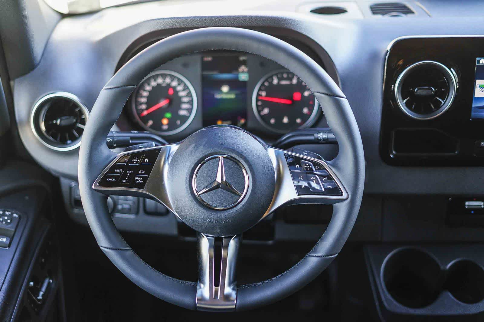 Thumbnail: 2026 Mercedes-Benz Sprinter - 15