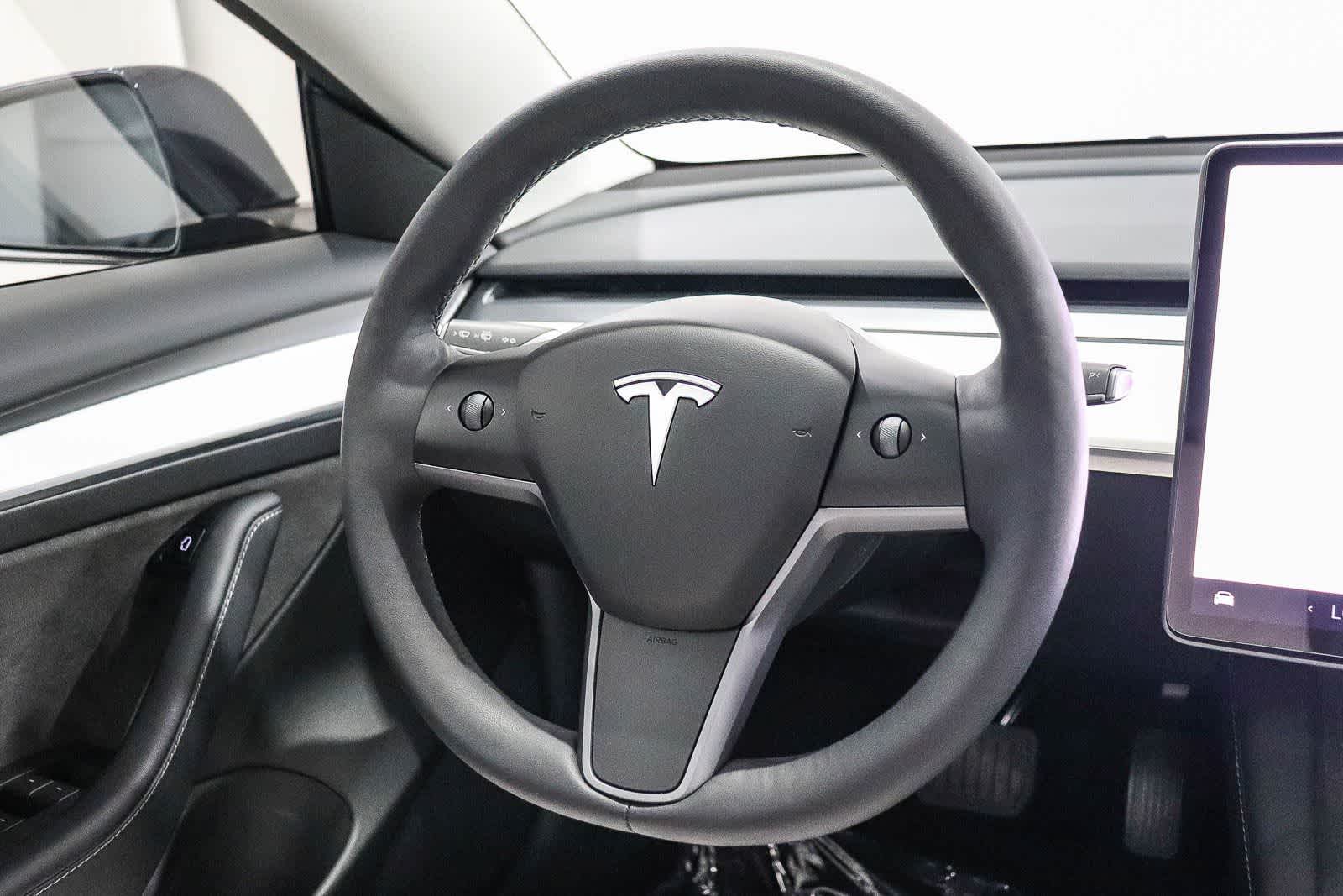 Thumbnail: 2023 Tesla Model 3 - 16