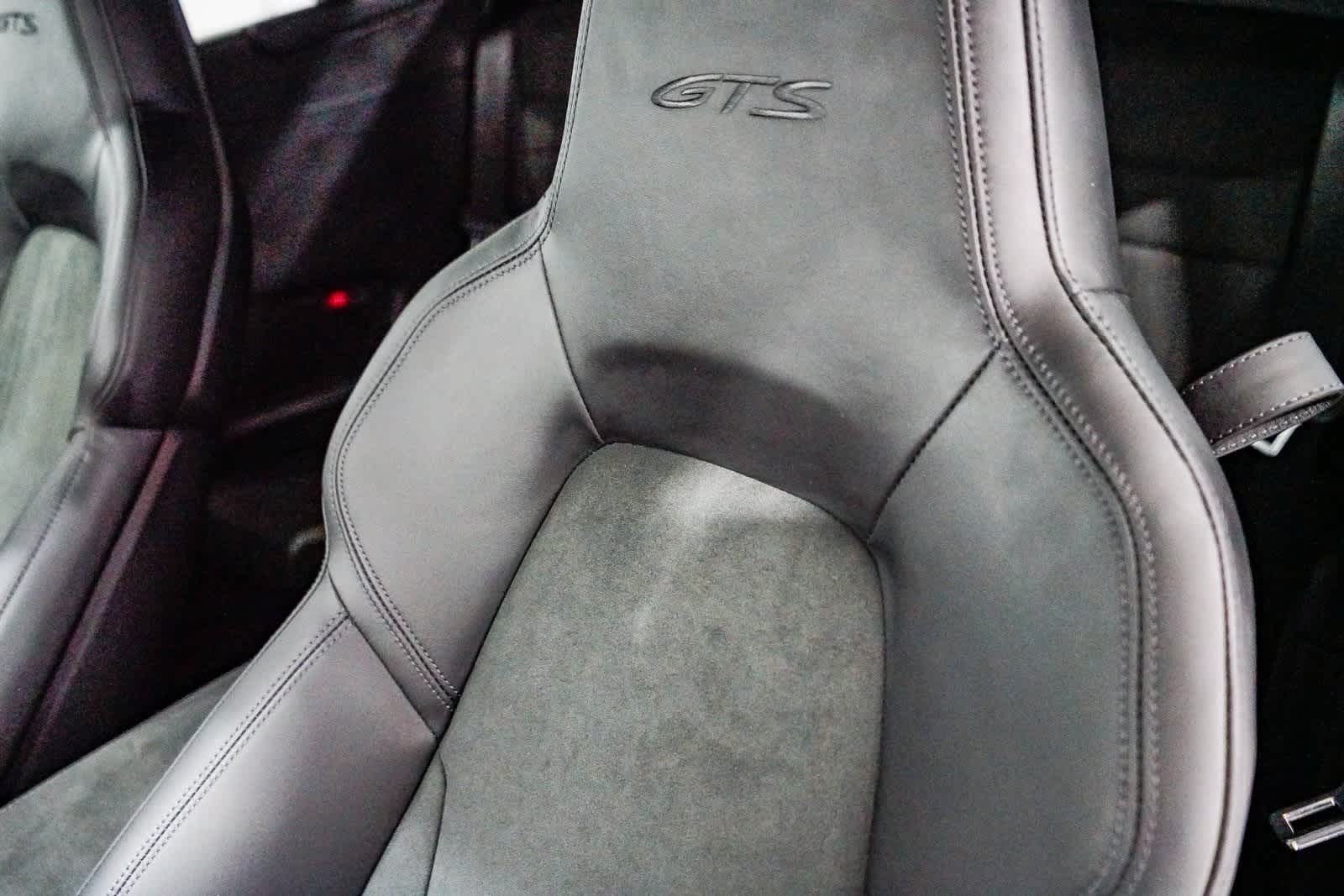 Thumbnail: 2022 Porsche 911 - 29