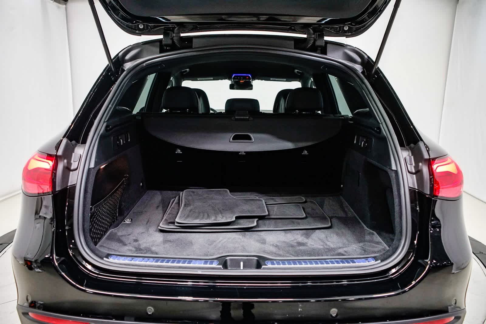 Thumbnail: 2025 Mercedes-Benz GLC - 26