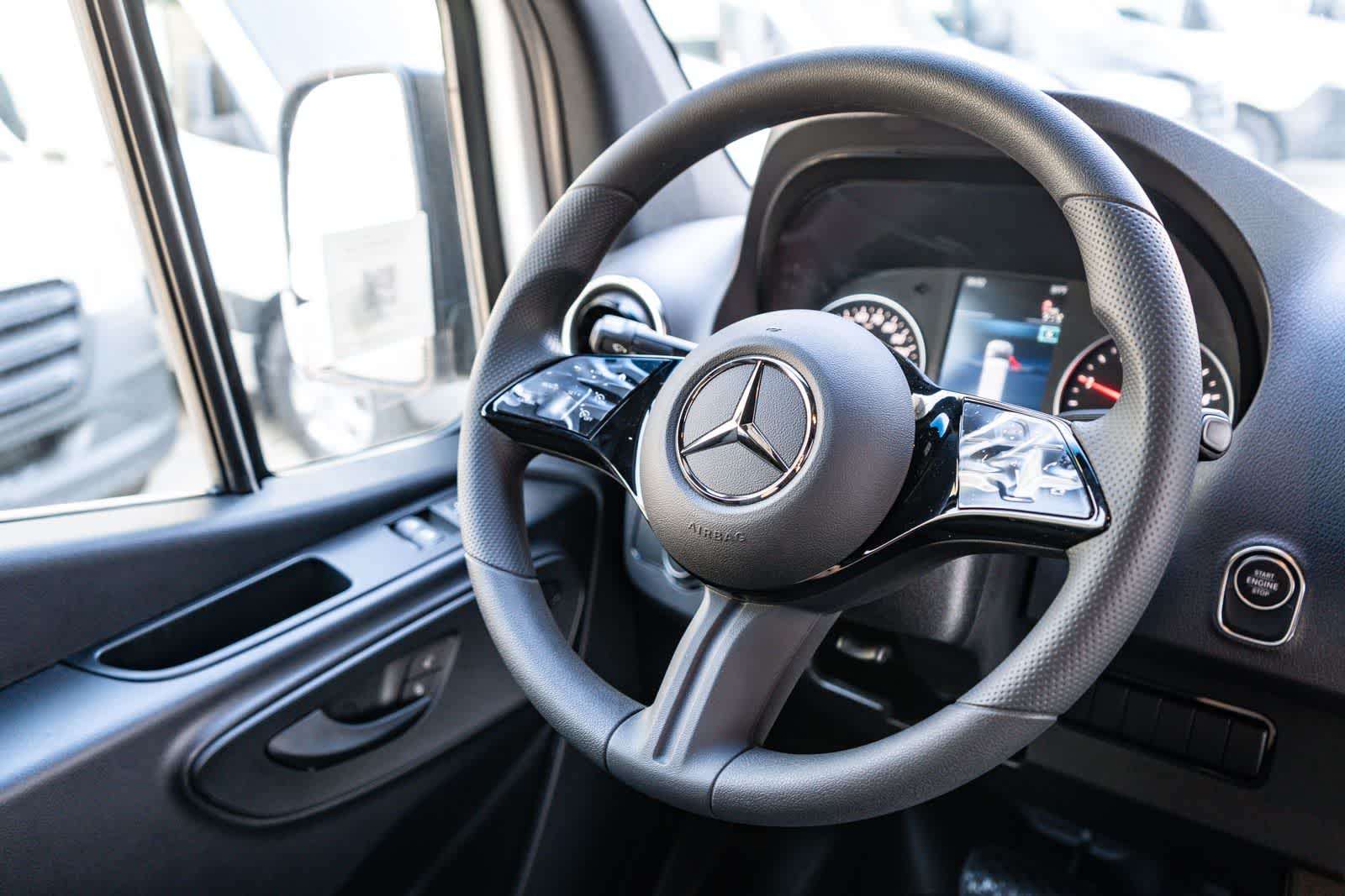 Thumbnail: 2026 Mercedes-Benz Sprinter - 14