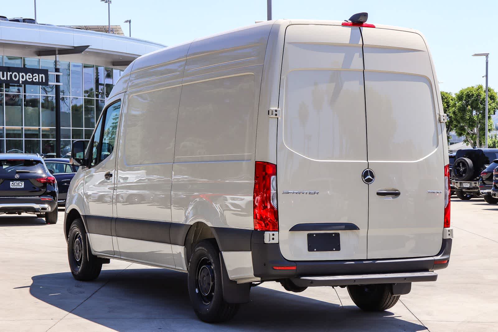Thumbnail: 2026 Mercedes-Benz Sprinter - 2