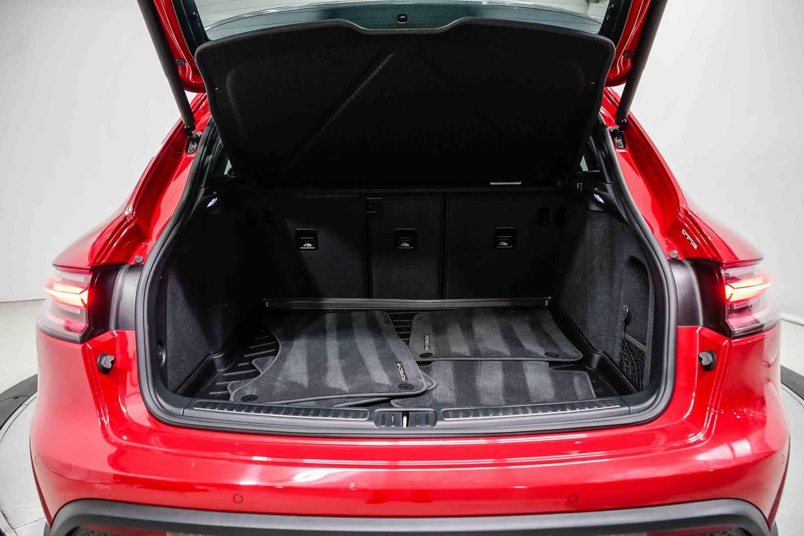 Thumbnail: 2024 Porsche Macan - 27