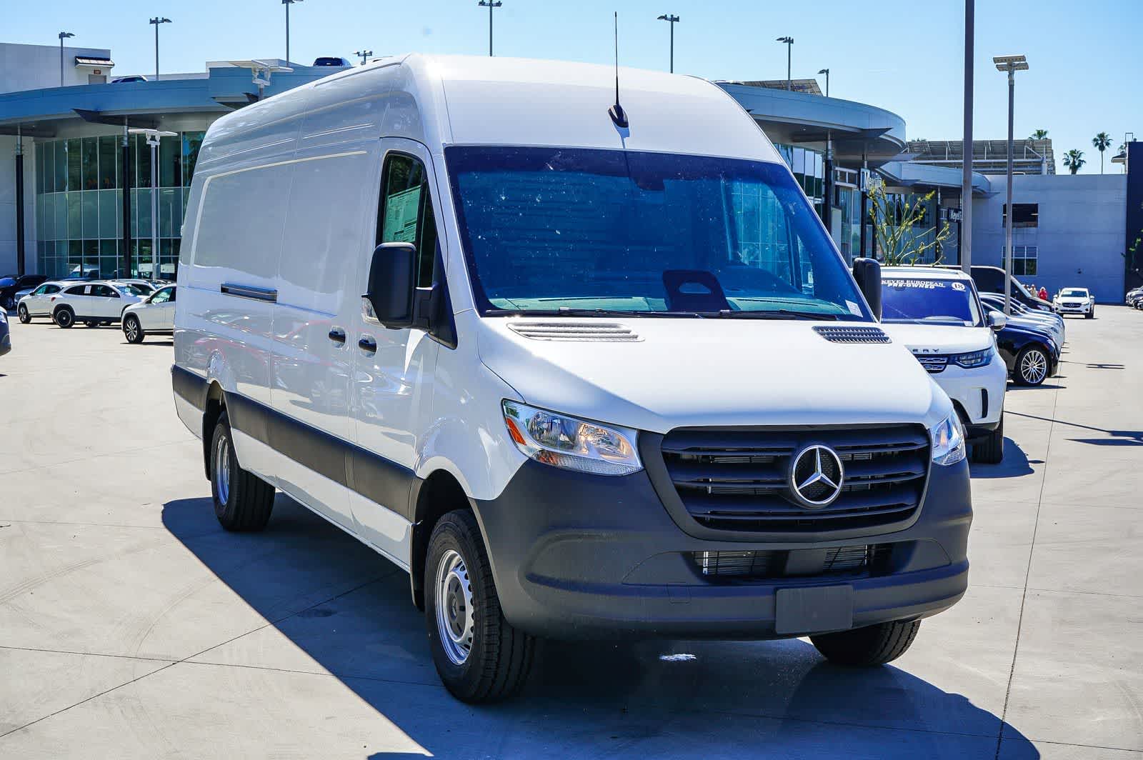 Thumbnail: 2026 Mercedes-Benz Sprinter - 3