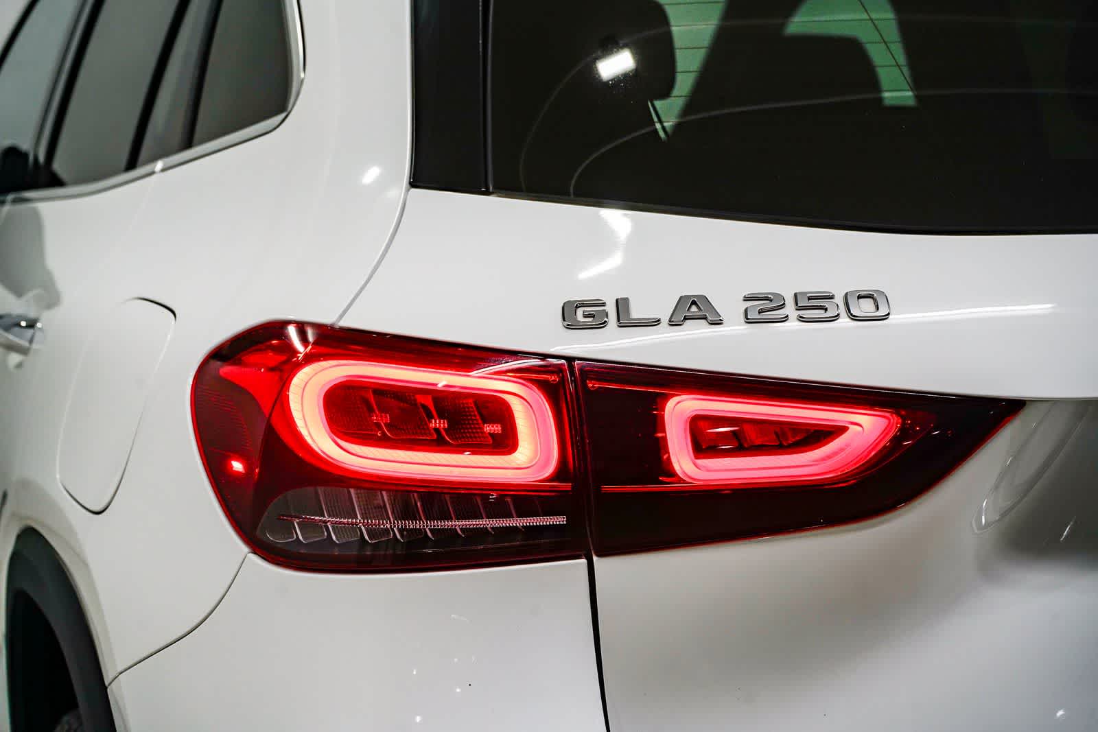 Thumbnail: 2021 Mercedes-Benz GLA - 9