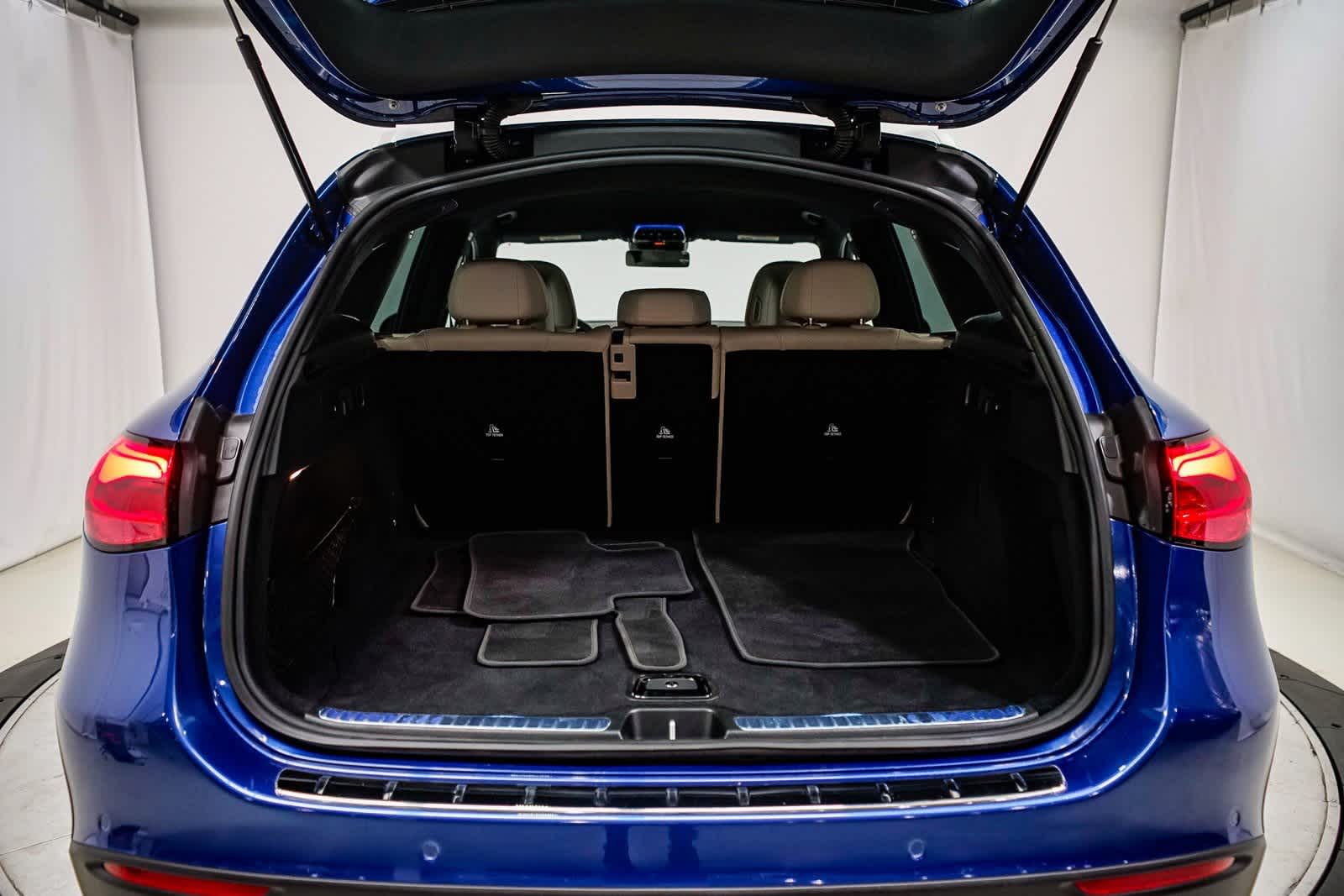 Thumbnail: 2025 Mercedes-Benz GLC - 26