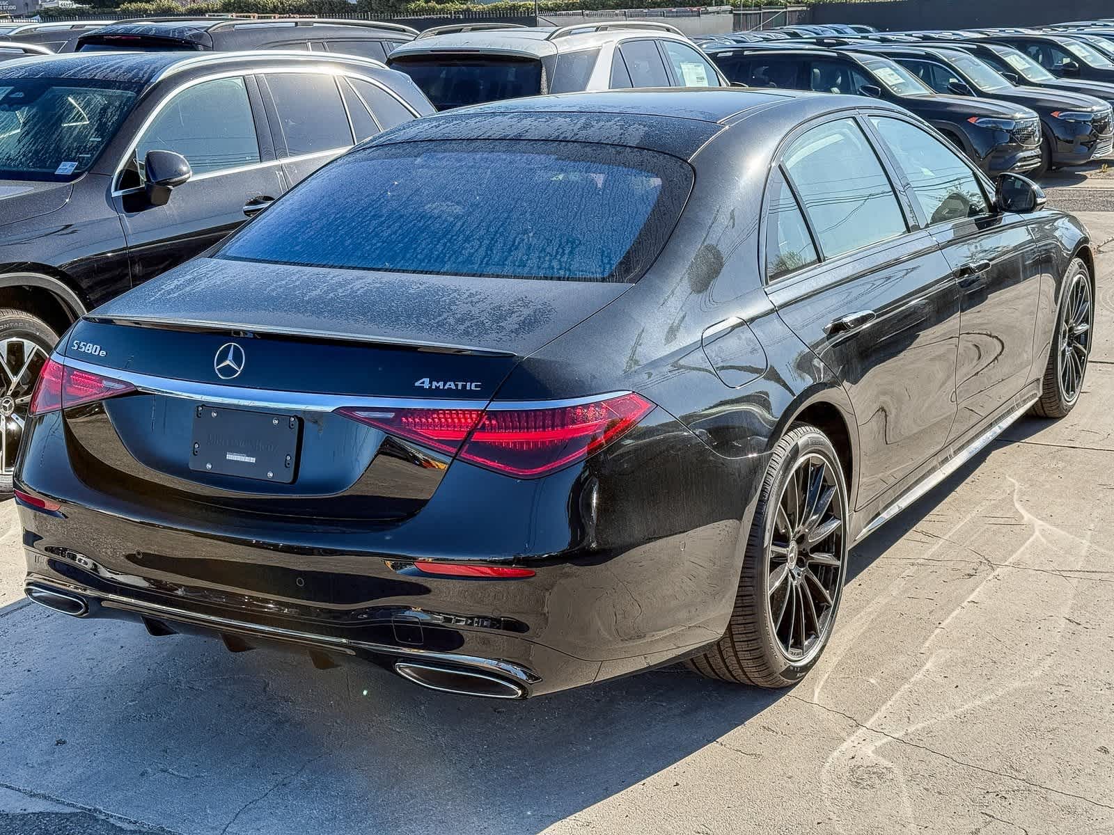 Thumbnail: 2025 Mercedes-Benz S-Class - 4