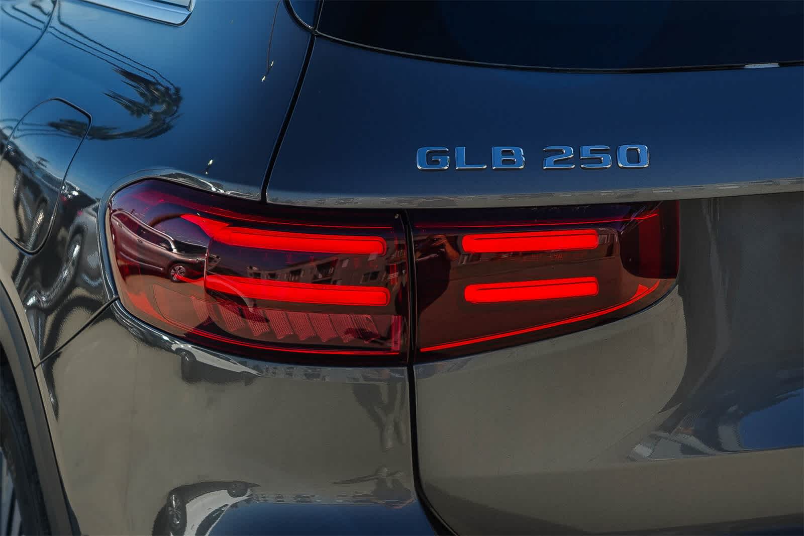 Thumbnail: 2026 Mercedes-Benz GLB - 7