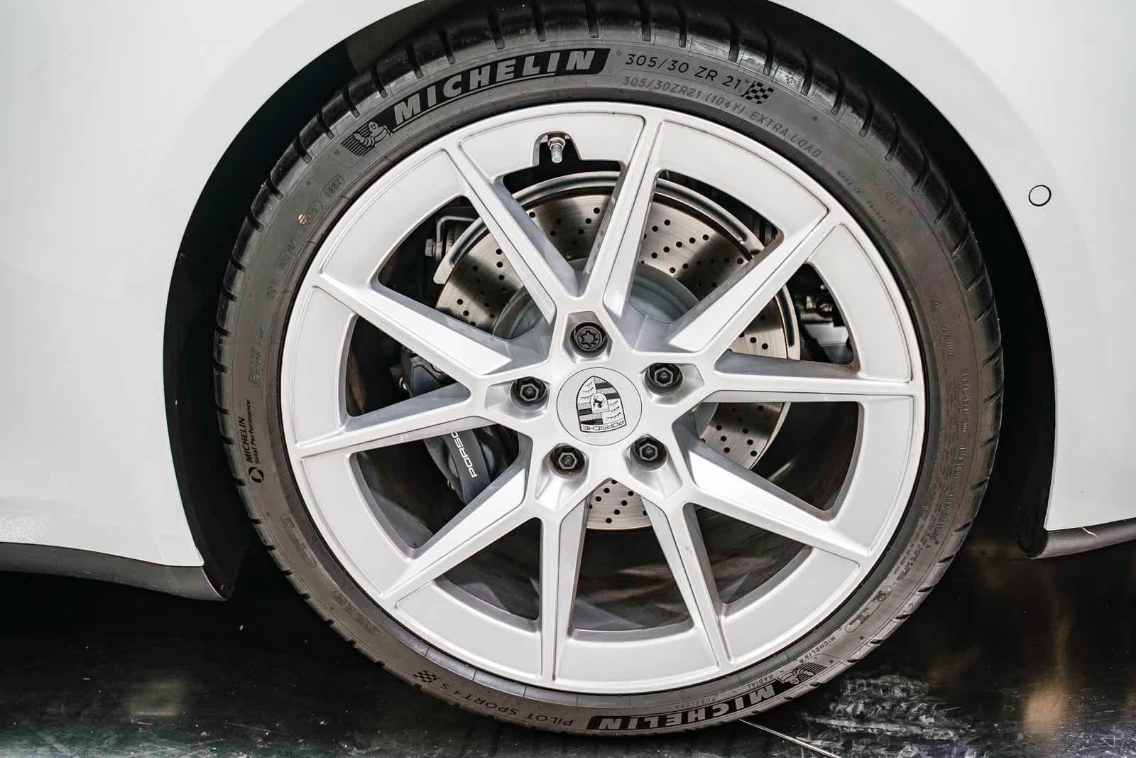 Thumbnail: 2025 Porsche 911 - 11