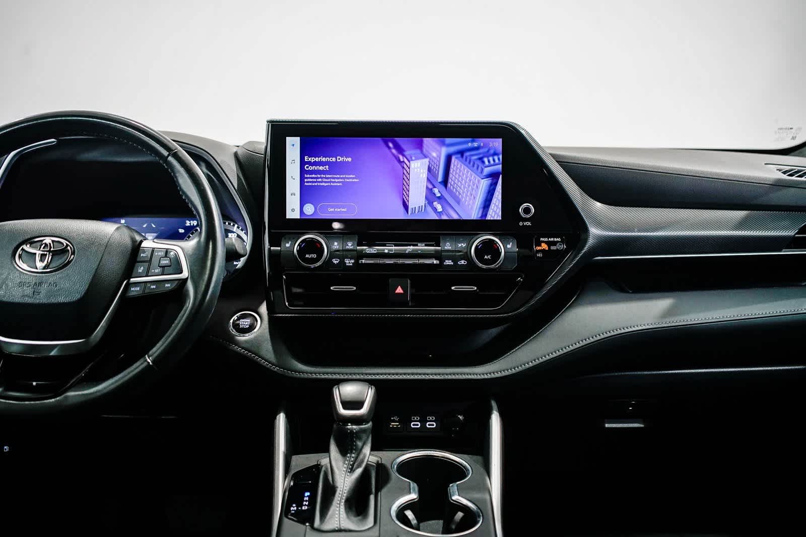 Thumbnail: 2023 Toyota Highlander - 14