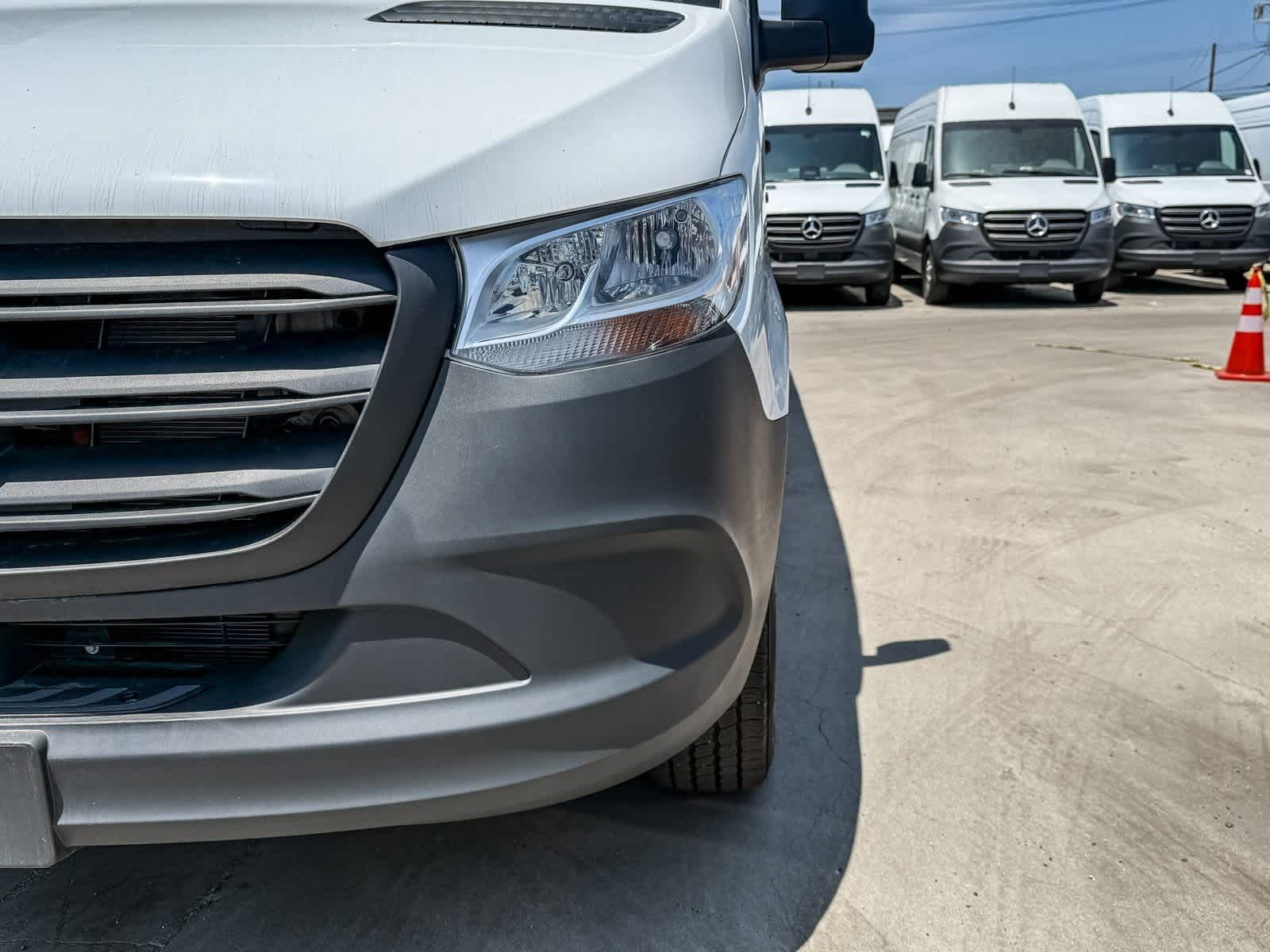 Thumbnail: 2024 Mercedes-Benz eSprinter - 10