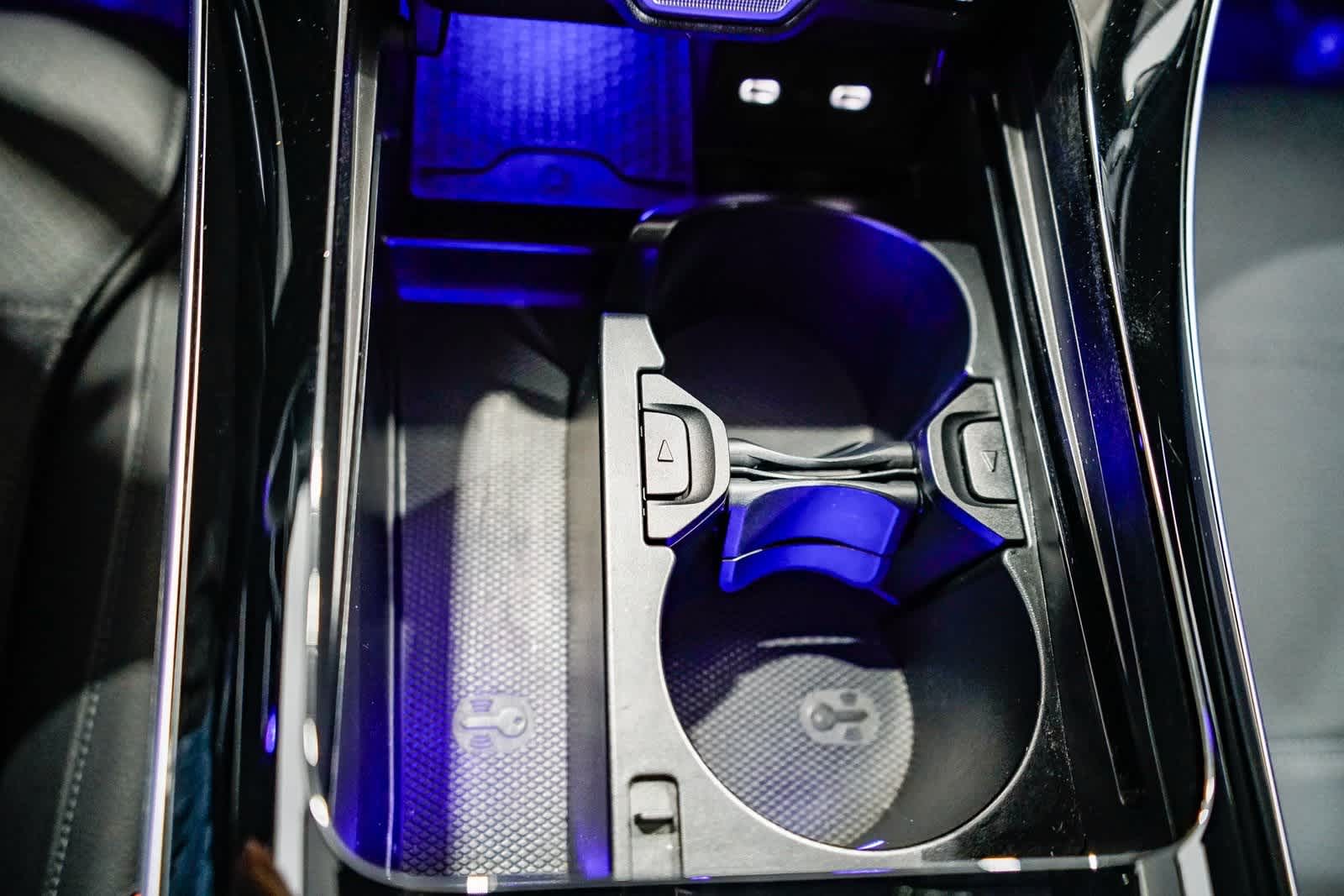 Thumbnail: 2025 Mercedes-Benz C-Class - 22