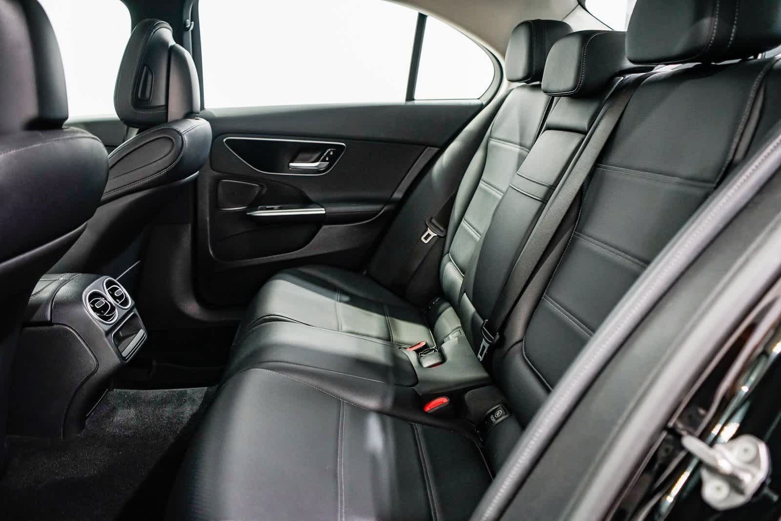 Thumbnail: 2022 Mercedes-Benz C-Class - 18