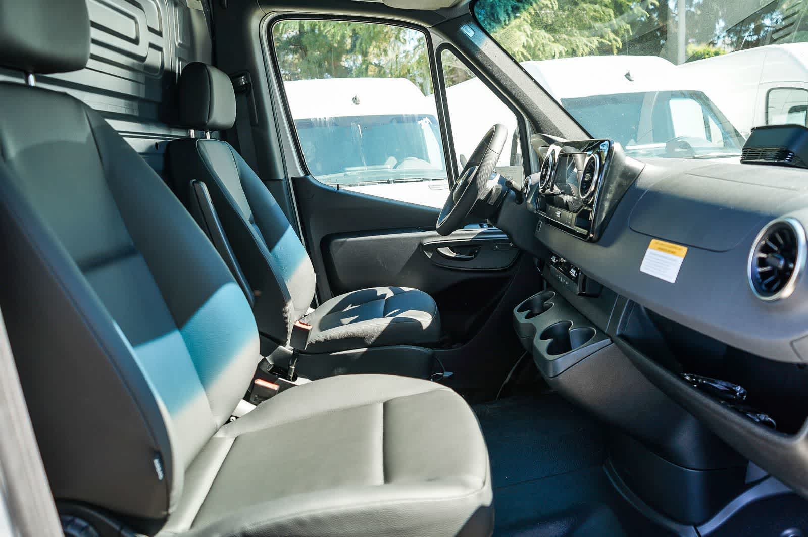 Thumbnail: 2026 Mercedes-Benz Sprinter - 16