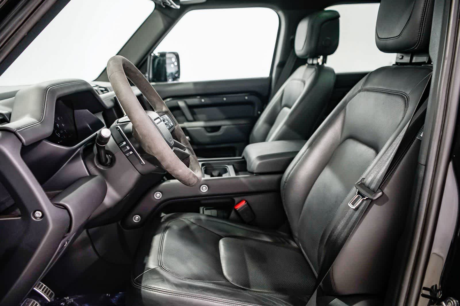 Thumbnail: 2023 Land Rover Defender - 17