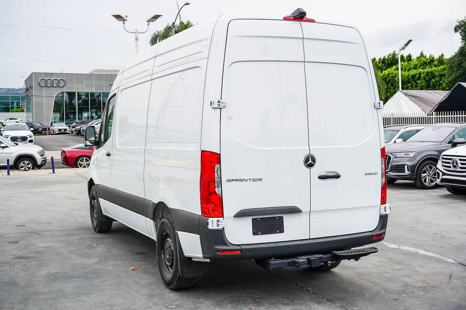 Thumbnail: 2026 Mercedes-Benz Sprinter - 6
