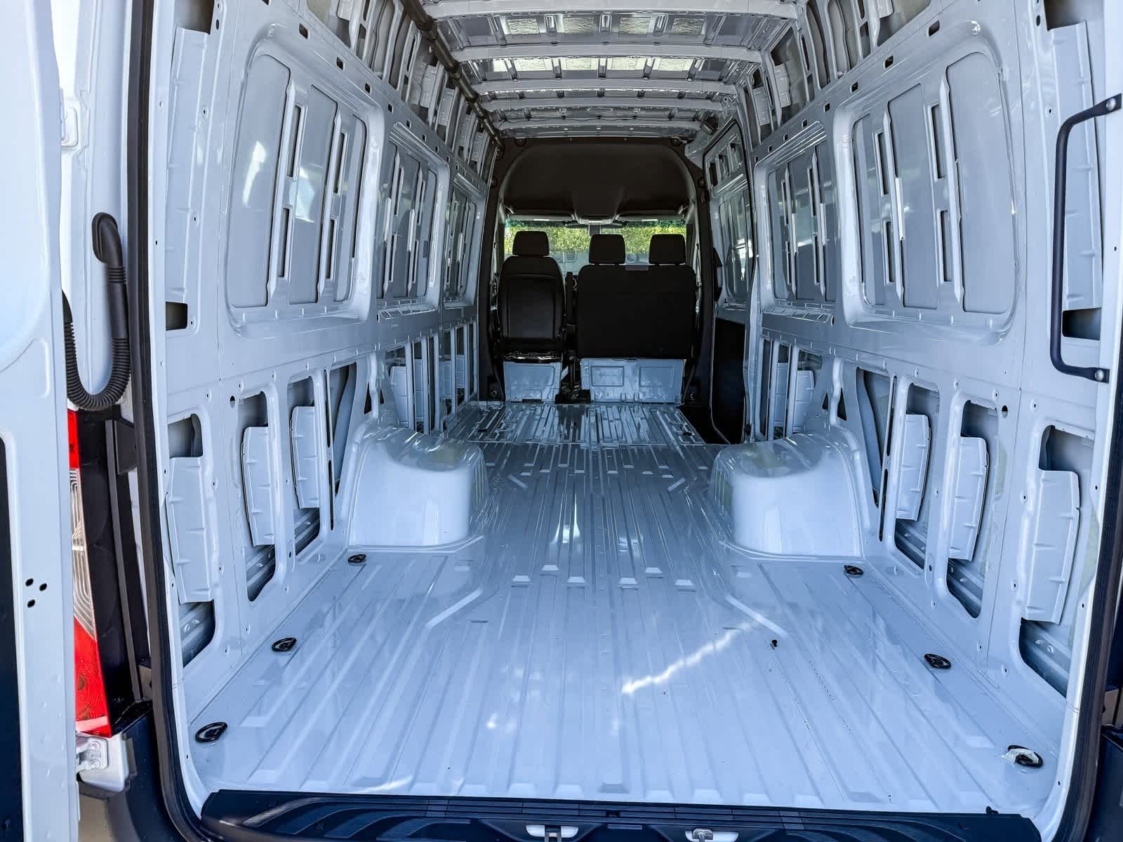 Thumbnail: 2025 Mercedes-Benz Sprinter - 26