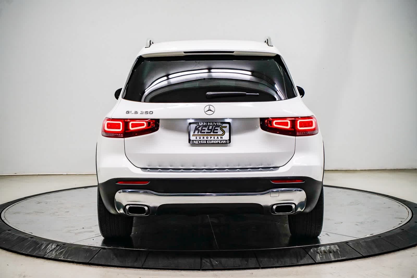 Thumbnail: 2022 Mercedes-Benz GLB - 3