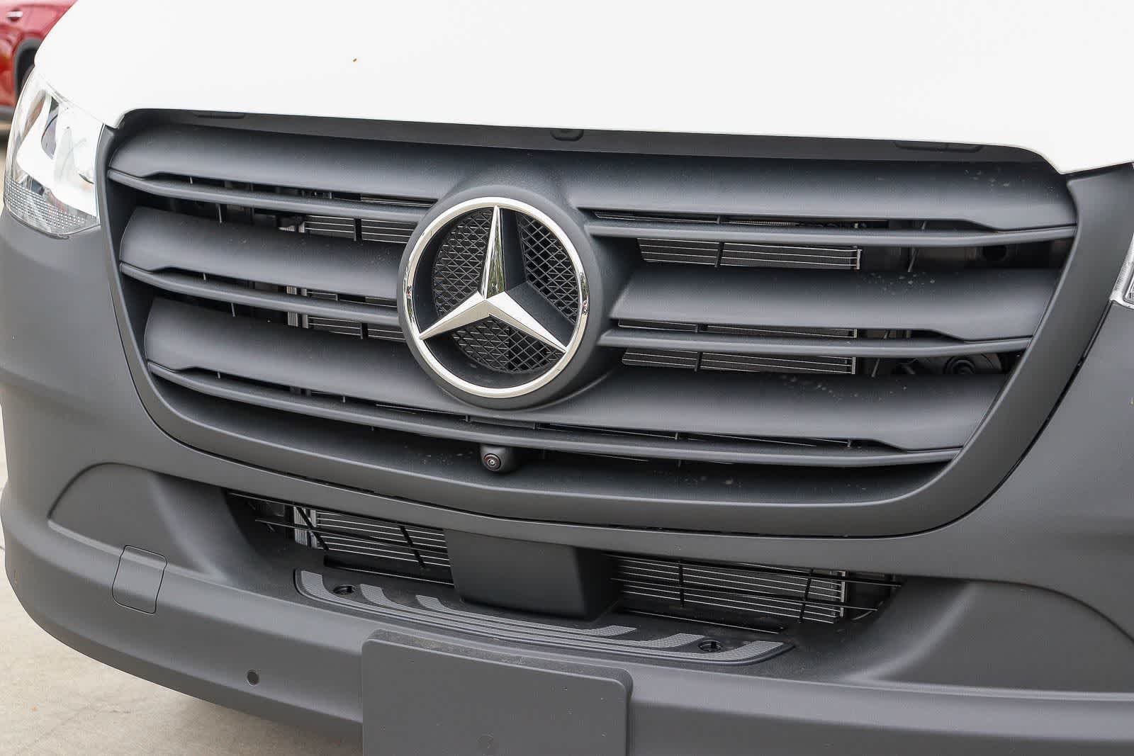Thumbnail: 2026 Mercedes-Benz Sprinter - 8