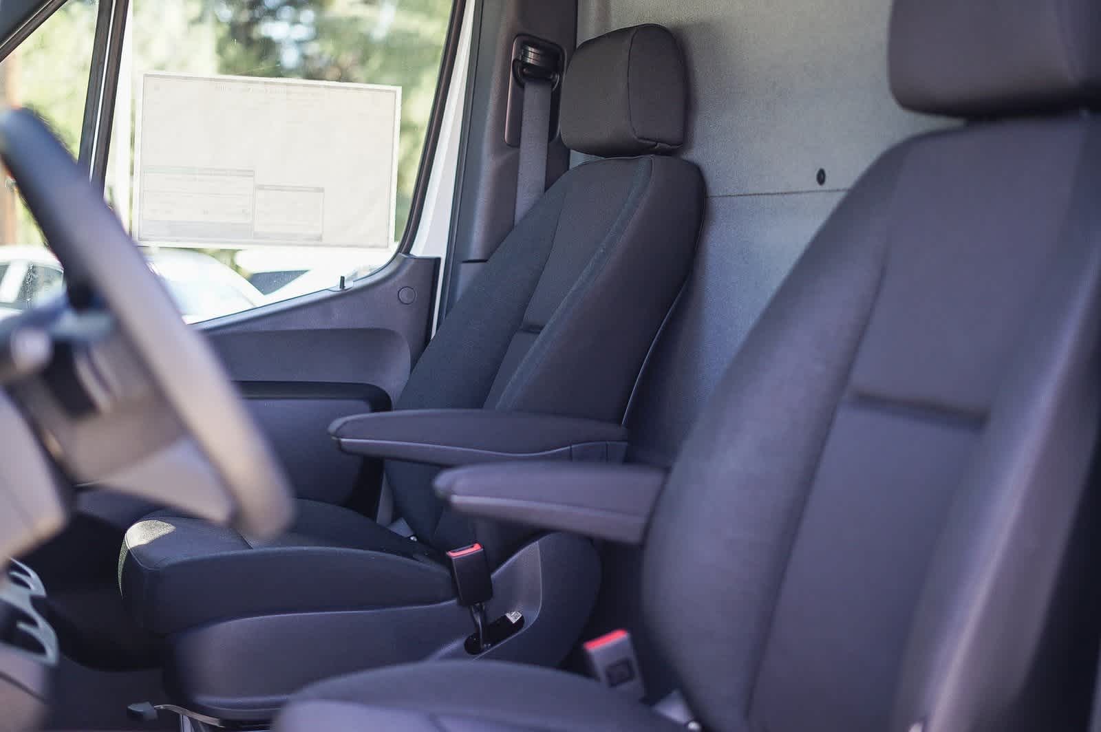 Thumbnail: 2024 Mercedes-Benz eSprinter - 19