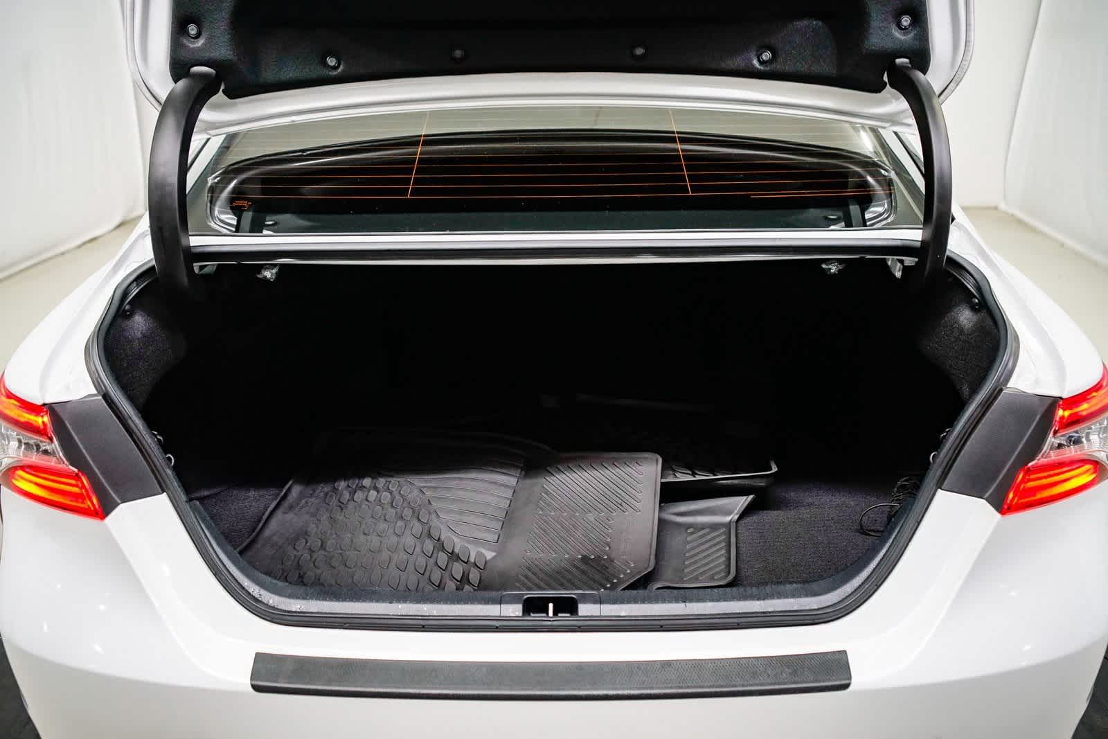 Thumbnail: 2021 Toyota Camry - 26