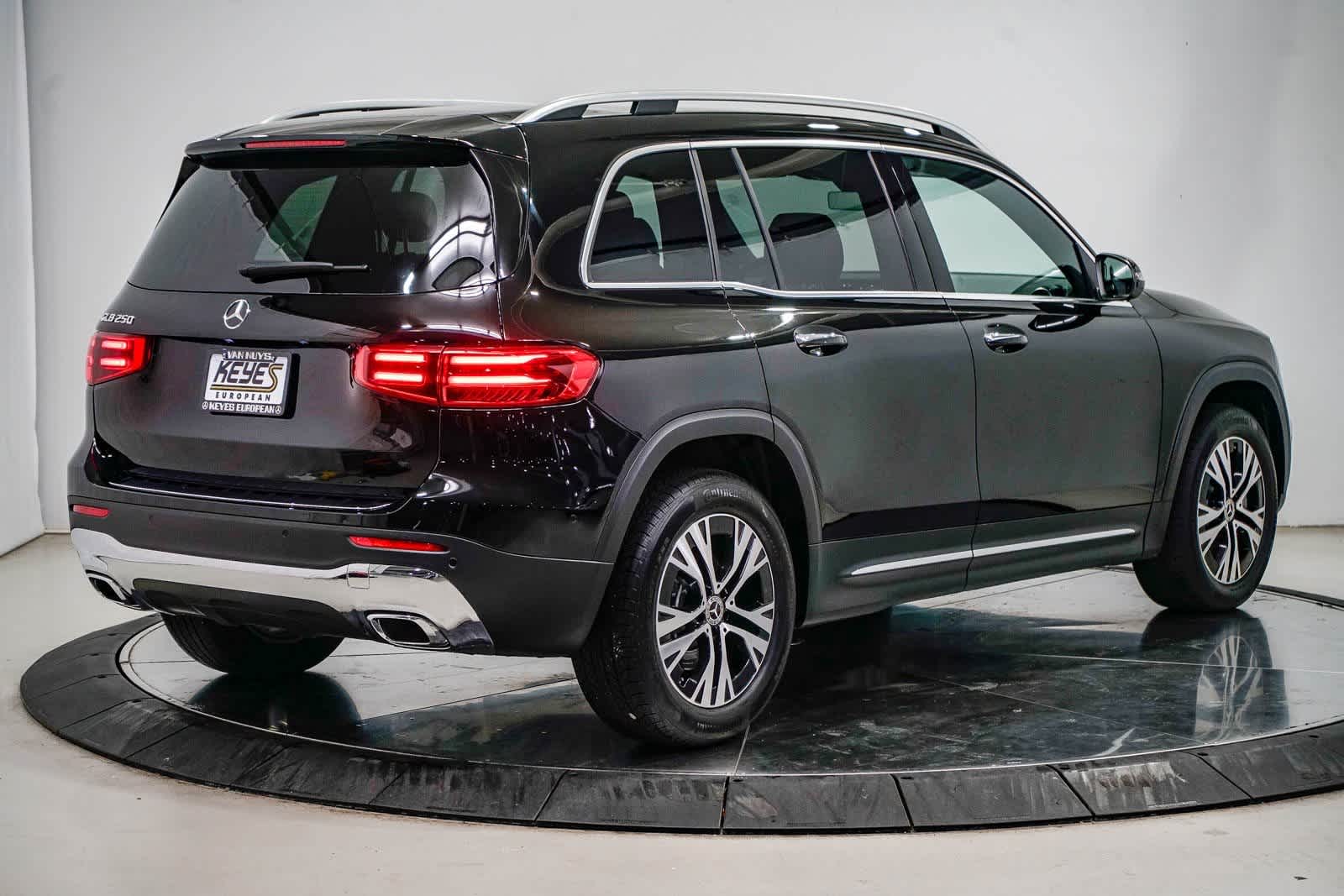 Thumbnail: 2025 Mercedes-Benz GLB - 4