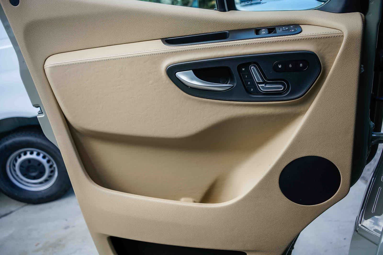 Thumbnail: 2025 Mercedes-Benz Sprinter - 23