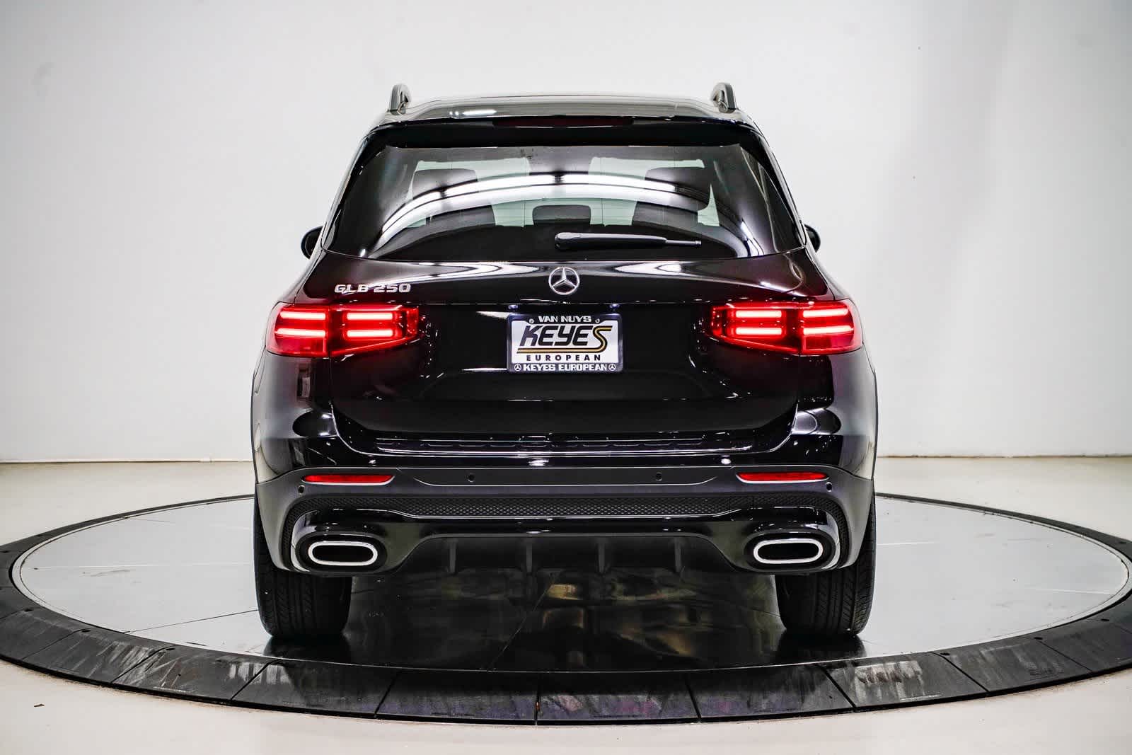 Thumbnail: 2025 Mercedes-Benz GLB - 3