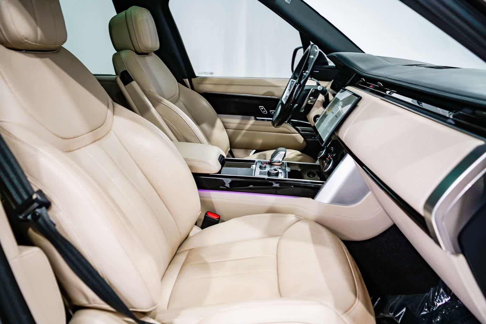 Thumbnail: 2023 Land Rover Range Rover - 16