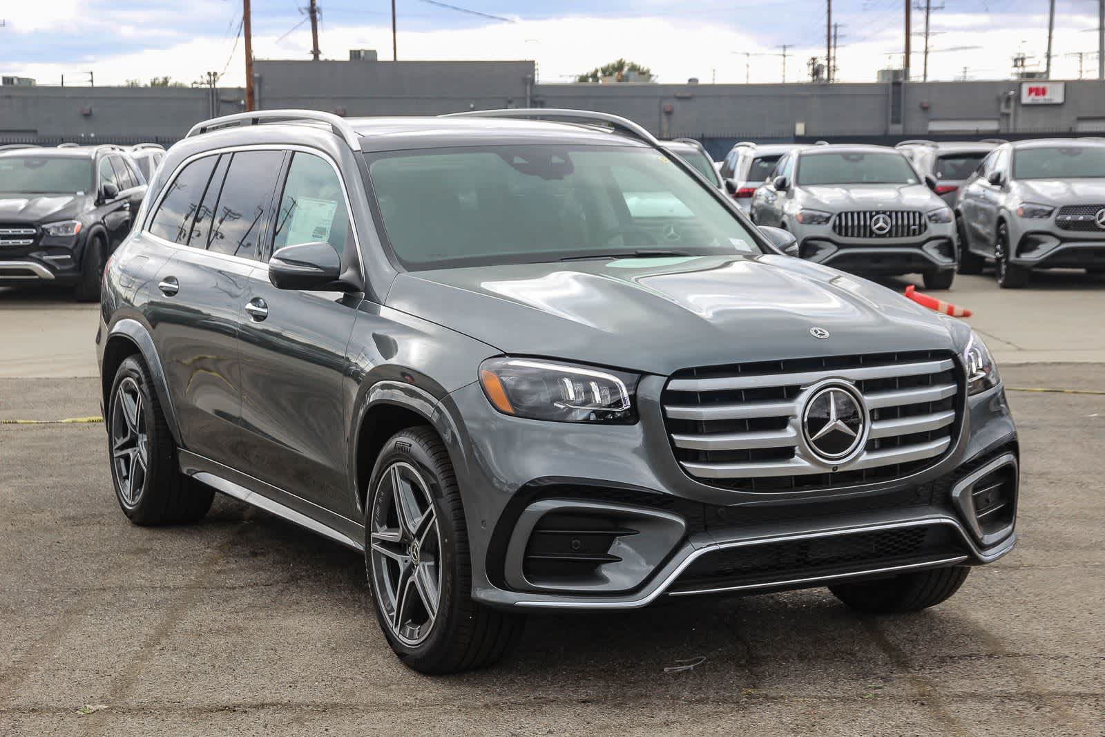 Thumbnail: 2026 Mercedes-Benz GLS - 3