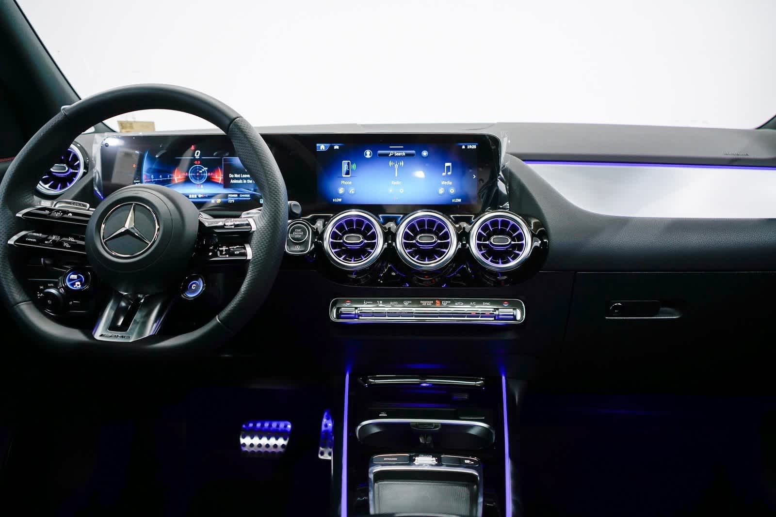 Thumbnail: 2025 Mercedes-Benz GLA - 15
