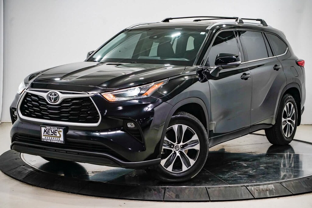 Used 2021 Toyota Highlander XLE SUV
