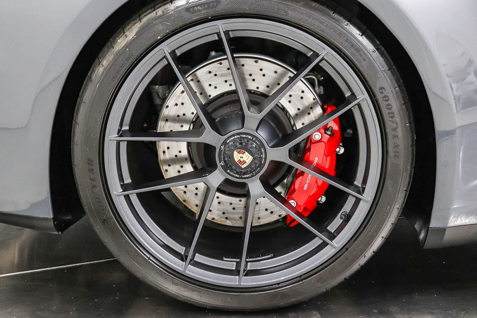 Thumbnail: 2026 Porsche 911 - 10