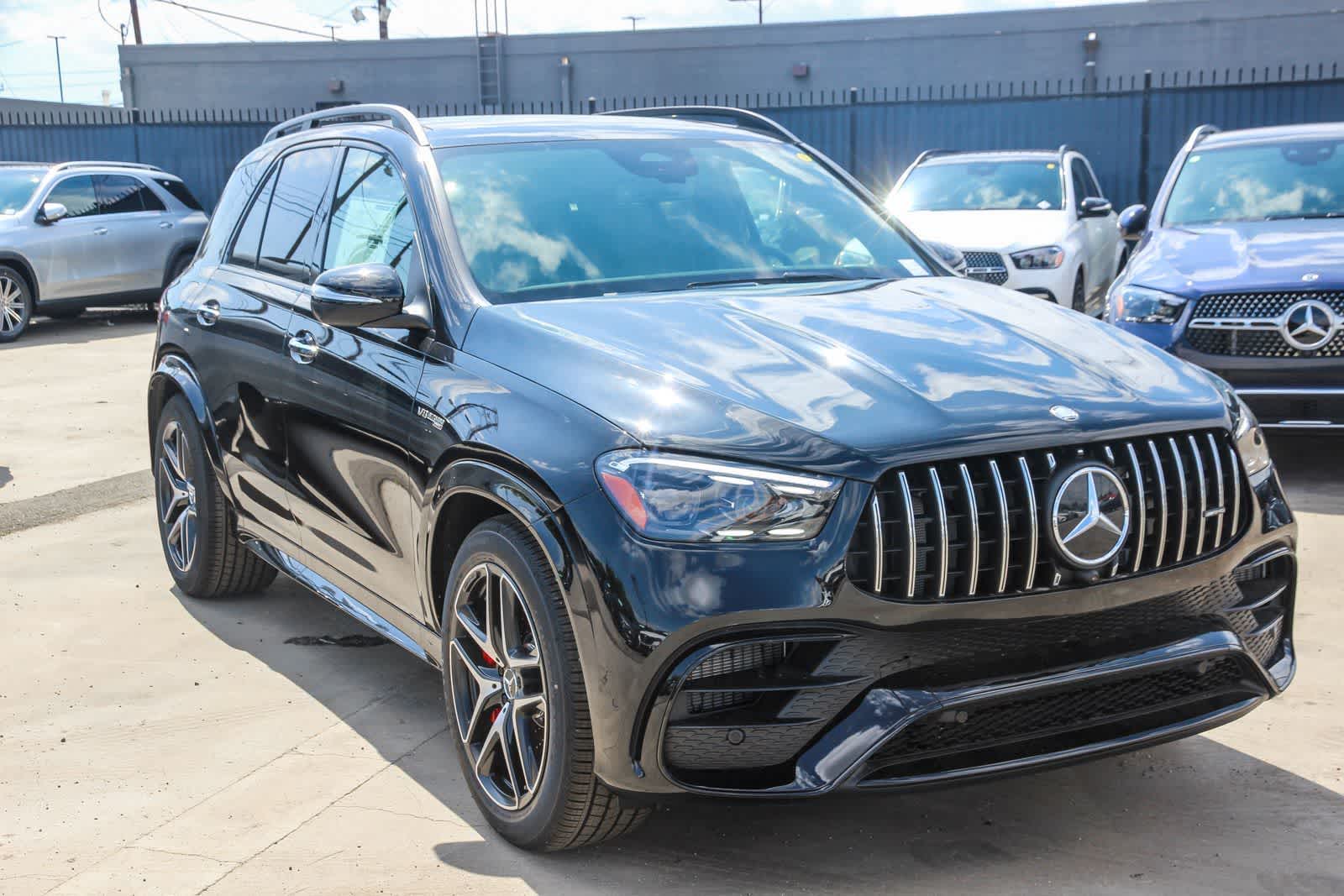 Thumbnail: 2026 Mercedes-Benz GL-Class - 3